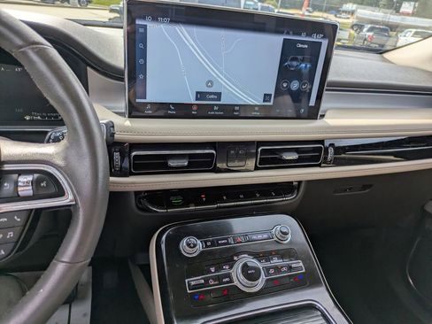 Used 2022 Lincoln Nautilus Standard w/ Premium Package image 13