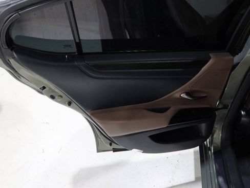 Used 2025 Lexus ES 300h w/ Premium Package FWD image 30