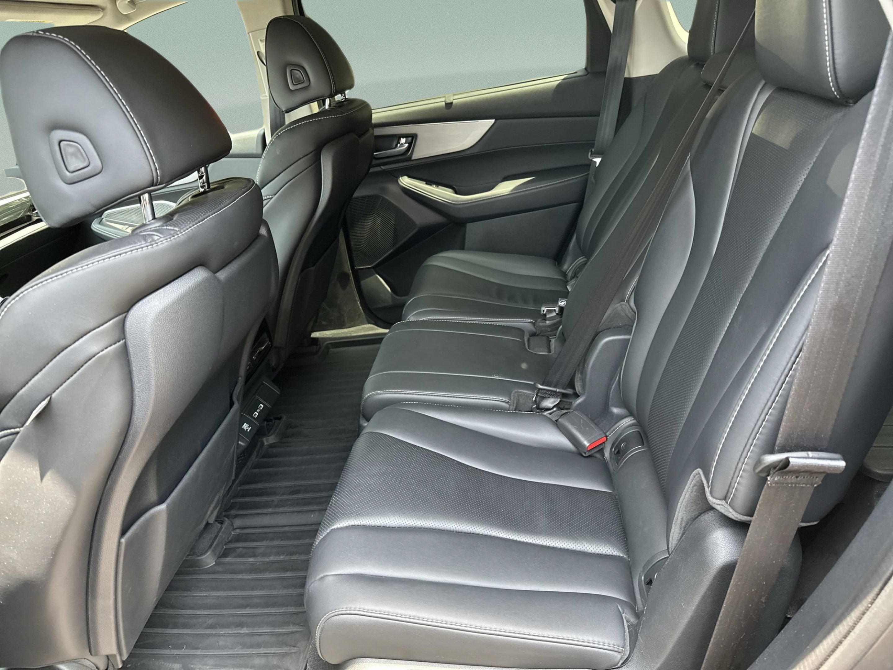 Used 2023 Acura MDX w/ Technology Package FWD image 21
