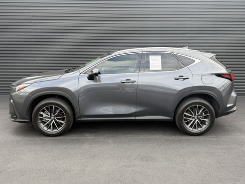 Used 2025 Lexus NX 250 FWD w/ Accessory Package (2T) image 2