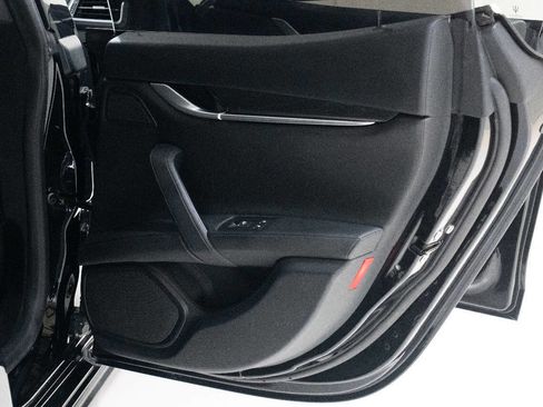 Used 2017 Maserati Ghibli image 21