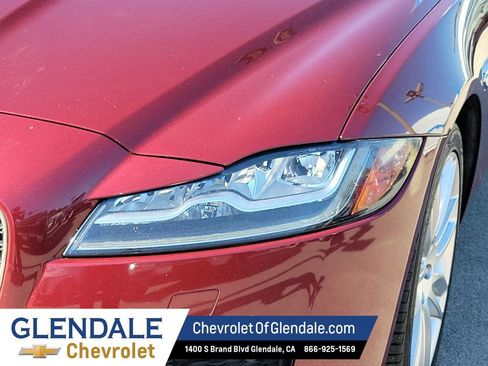 Used 2017 Jaguar XF Prestige image 18