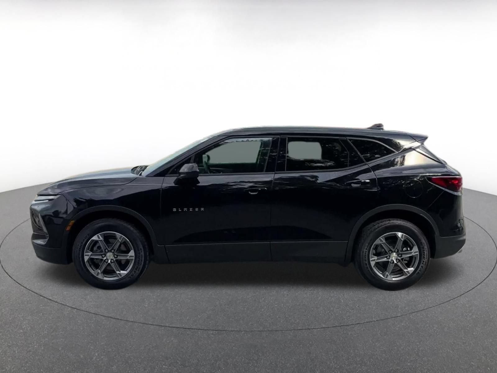 Used 2026 Chevrolet Blazer LT FWD image 8