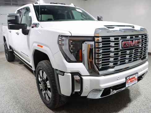Used 2024 GMC Sierra 2500 Denali w/ Denali Reserve Package image 5