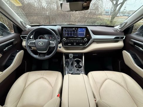 Used 2022 Toyota Highlander Platinum image 35