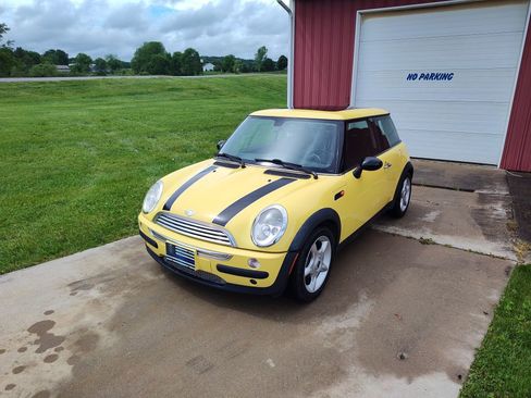 Used 2003 MINI Cooper Hardtop FWD image 1