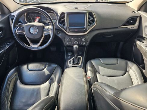 Used 2016 Jeep Cherokee Latitude w/ North All-Season Group AWD/4WD image 17