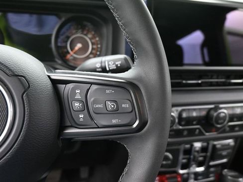 Used 2025 Jeep Gladiator Mojave w/ Safety Group image 32