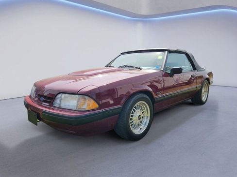 Used 1988 Ford Mustang LX RWD image 4