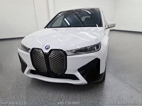 Used 2023 BMW iX xDrive50 w/ Sport Package AWD/4WD image 1