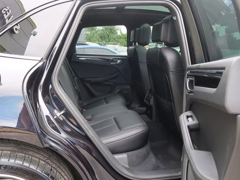 Used 2025 Porsche Macan S AWD/4WD image 22