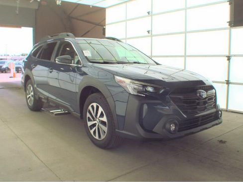 Used 2024 Subaru Outback Premium AWD/4WD image 4