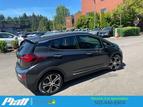 Used 2017 Chevrolet Bolt Premier w/ Driver Confidence II Package FWD image 12