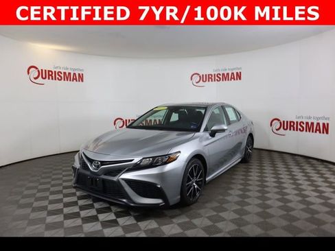 Used 2023 Toyota Camry SE image 3