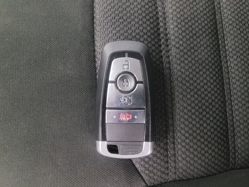 Used 2019 Ford Fusion SE image 32