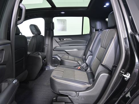 Used 2026 Chevrolet Traverse High Country w/ LPO, Floor Liner Package AWD/4WD image 19