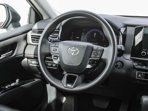 Used 2025 Toyota Camry LE FWD image 15