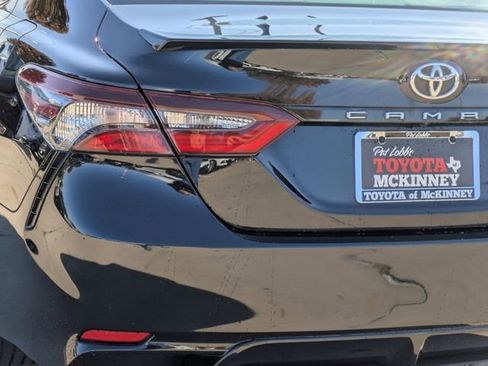 Used 2024 Toyota Camry SE image 9