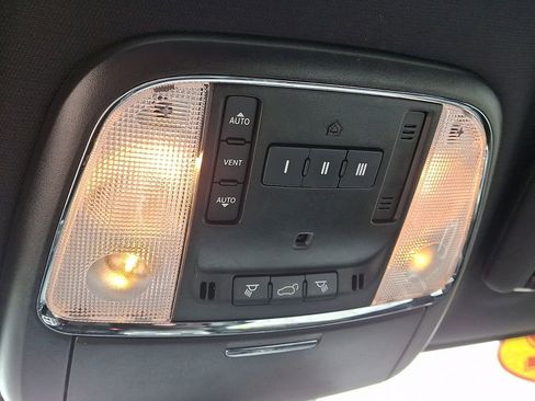 Used 2022 Jeep Grand Cherokee Laredo X image 23