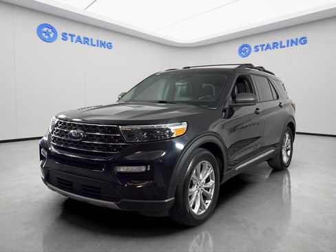 Used 2020 Ford Explorer XLT w/ Equipment Group 202A image 16