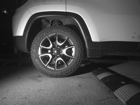 Used 2025 Jeep Compass Trailhawk AWD/4WD image 15
