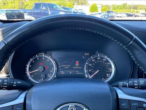 Used 2023 Toyota Highlander LE AWD/4WD image 13