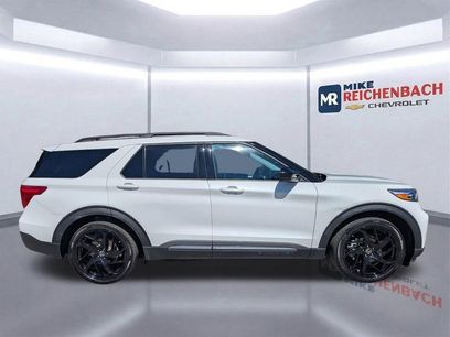 Used 2024 Ford Explorer XLT w/ Equipment Group 202A