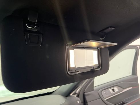 Used 2025 Ford Explorer ST-Line w/ ST-Line Street Pack image 64