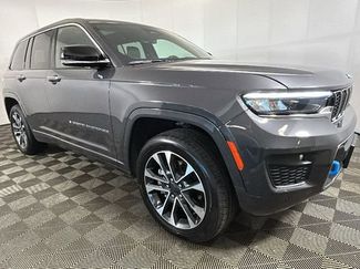 Used 2022 Jeep Grand Cherokee Overland w/ Luxury Tech Group IV AWD/4WD video 2
