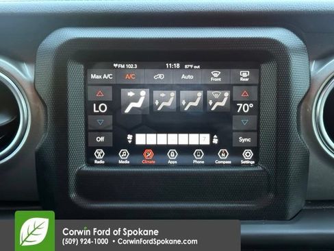 Used 2018 Jeep Wrangler Unlimited Sahara w/ Safety Group AWD/4WD image 27
