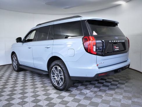 Certified 2025 Ford Expedition Active AWD/4WD image 4