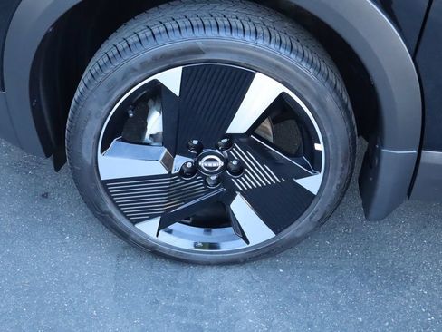 Used 2025 Nissan Kicks SR FWD image 17
