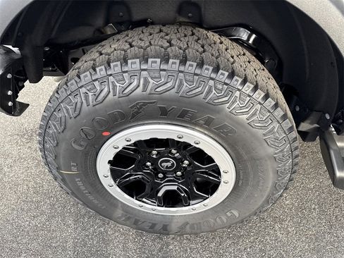 New 2025 Ford Bronco Outer Banks w/ Sasquatch Package image 18