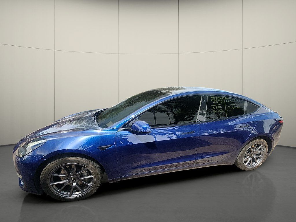 Used 2022 Tesla Model 3 RWD image 4