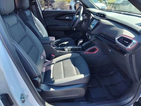 Used 2023 Chevrolet TrailBlazer RS w/ Sun and Liftgate Package image 11