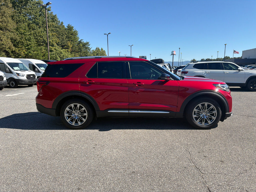 Used 2025 Ford Explorer Platinum RWD image 8