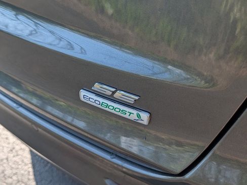 Used 2020 Ford Fusion SE w/ Equipment Group 151A image 14