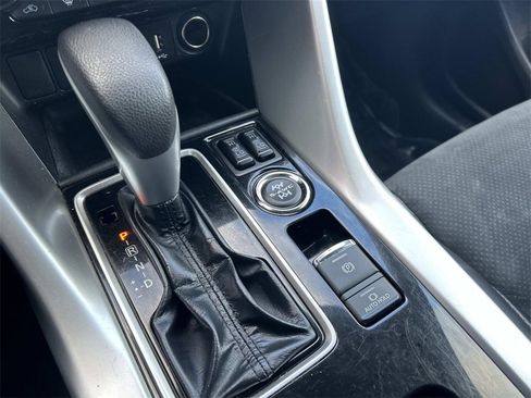 Used 2024 Mitsubishi Eclipse Cross SE image 31