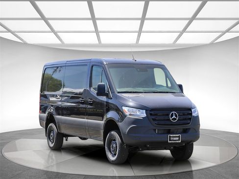 Used 2024 Mercedes-Benz Sprinter 144 Cargo image 5