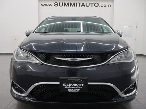Used 2020 Chrysler Pacifica Limited FWD image 20
