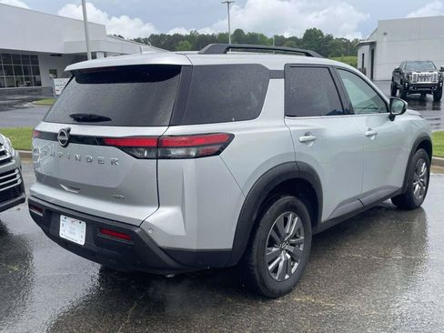 Used 2025 Nissan Pathfinder SV AWD/4WD image 23