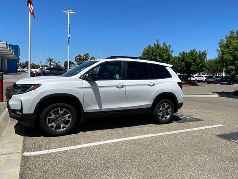 Used 2023 Honda Passport TrailSport image 1
