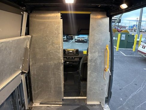 Used 2019 Mercedes-Benz Sprinter 144 image 34