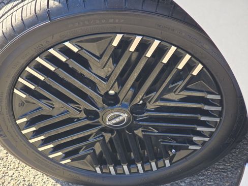 Used 2024 Nissan Leaf SV Plus image 35