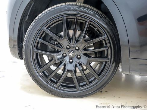 Used 2018 Maserati Levante AWD/4WD image 12