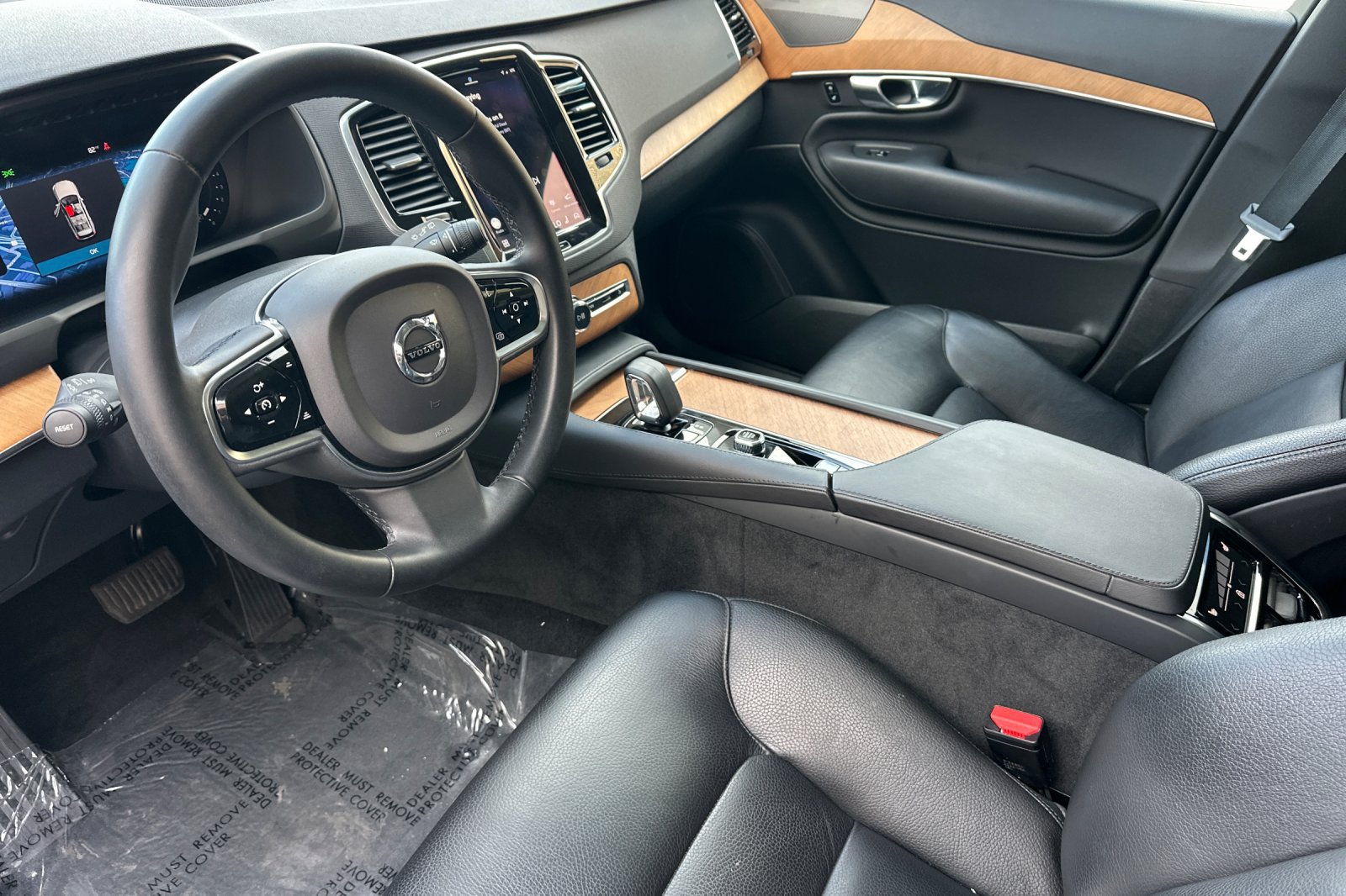 Certified 2023 Volvo XC90 B6 Plus w/ Protection Package Premier AWD/4WD image 14
