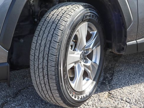 Used 2025 Toyota RAV4 XLE AWD/4WD image 17