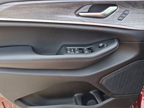 Used 2023 Jeep Grand Cherokee L Limited image 23