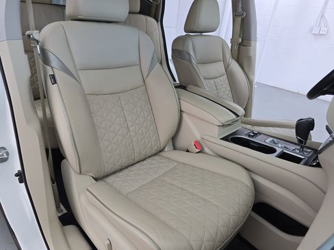 Used 2019 Nissan Murano Platinum image 10