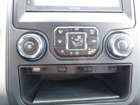 Used 2013 Ford F150 XLT w/ XLT Chrome Pkg image 13